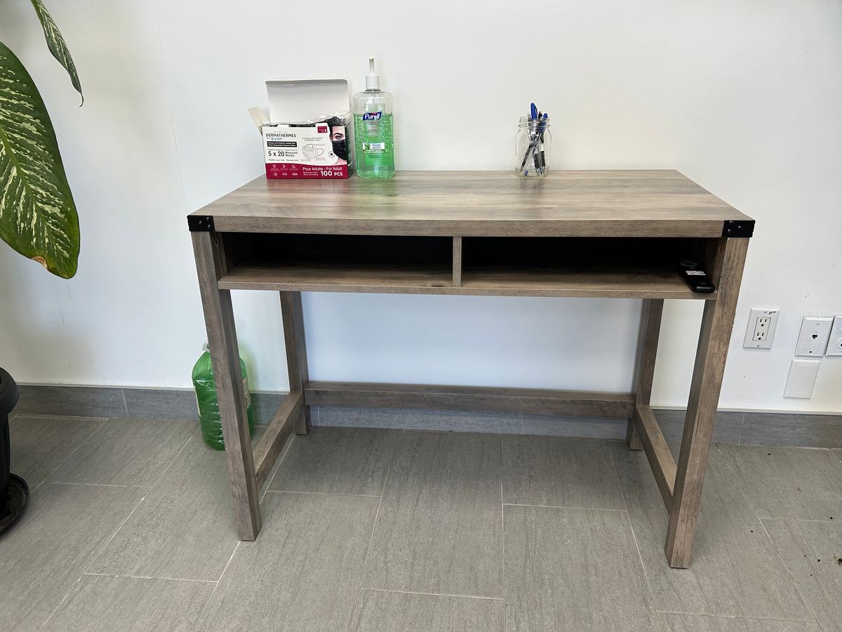 DESK-RUSTIC OAK